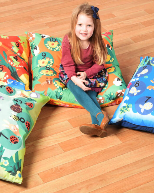 f9001-set-4-large-cushions.jpg